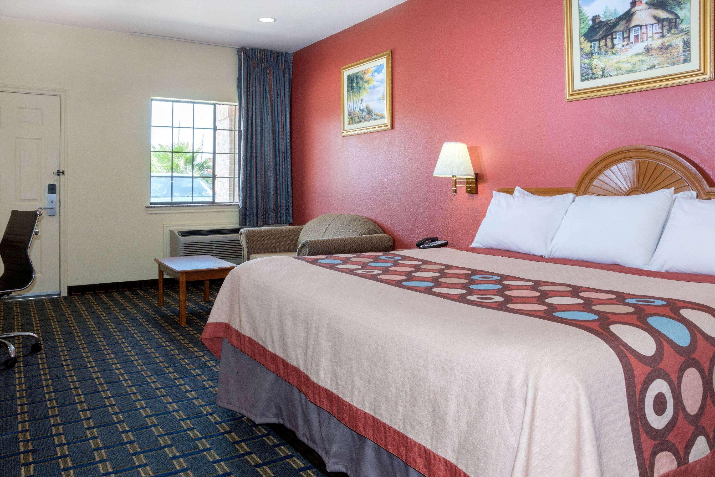 Super 8 By Wyndham Stafford Sugarland Area Hotel Екстериор снимка