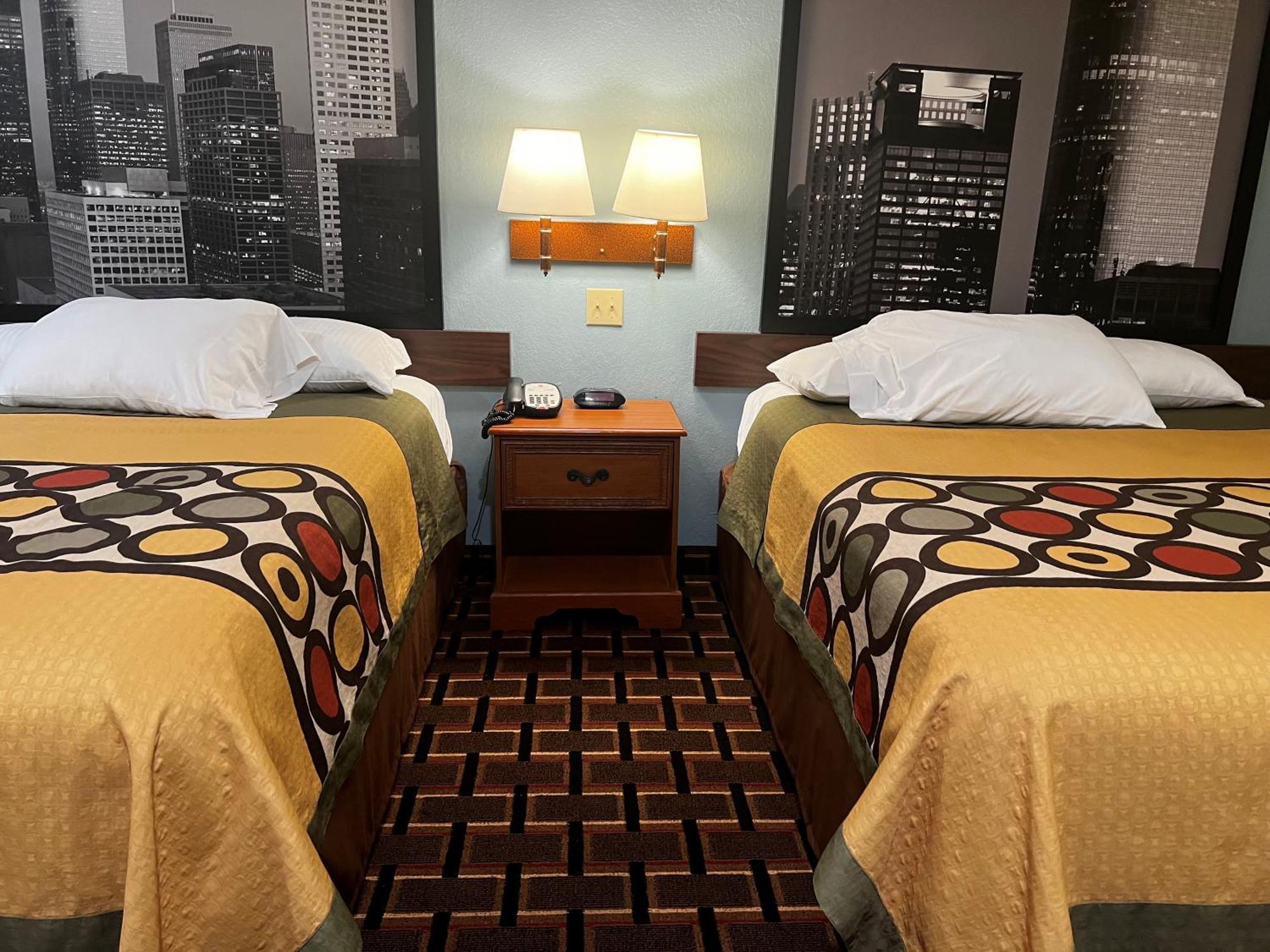 Super 8 By Wyndham Stafford Sugarland Area Hotel Екстериор снимка